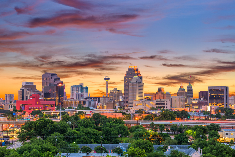 San Antonio, Texas, USA downtown skyline